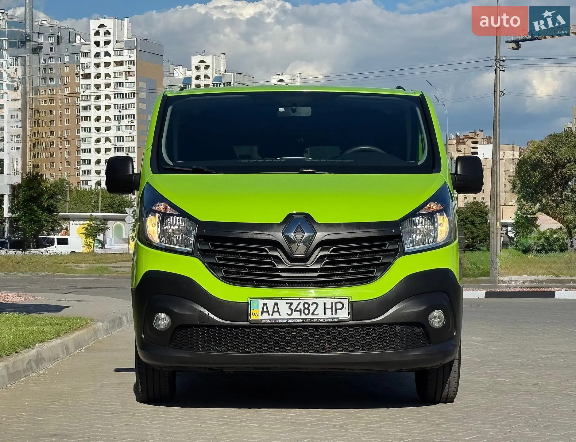 2015 Renault Trafic - мініатюра 2