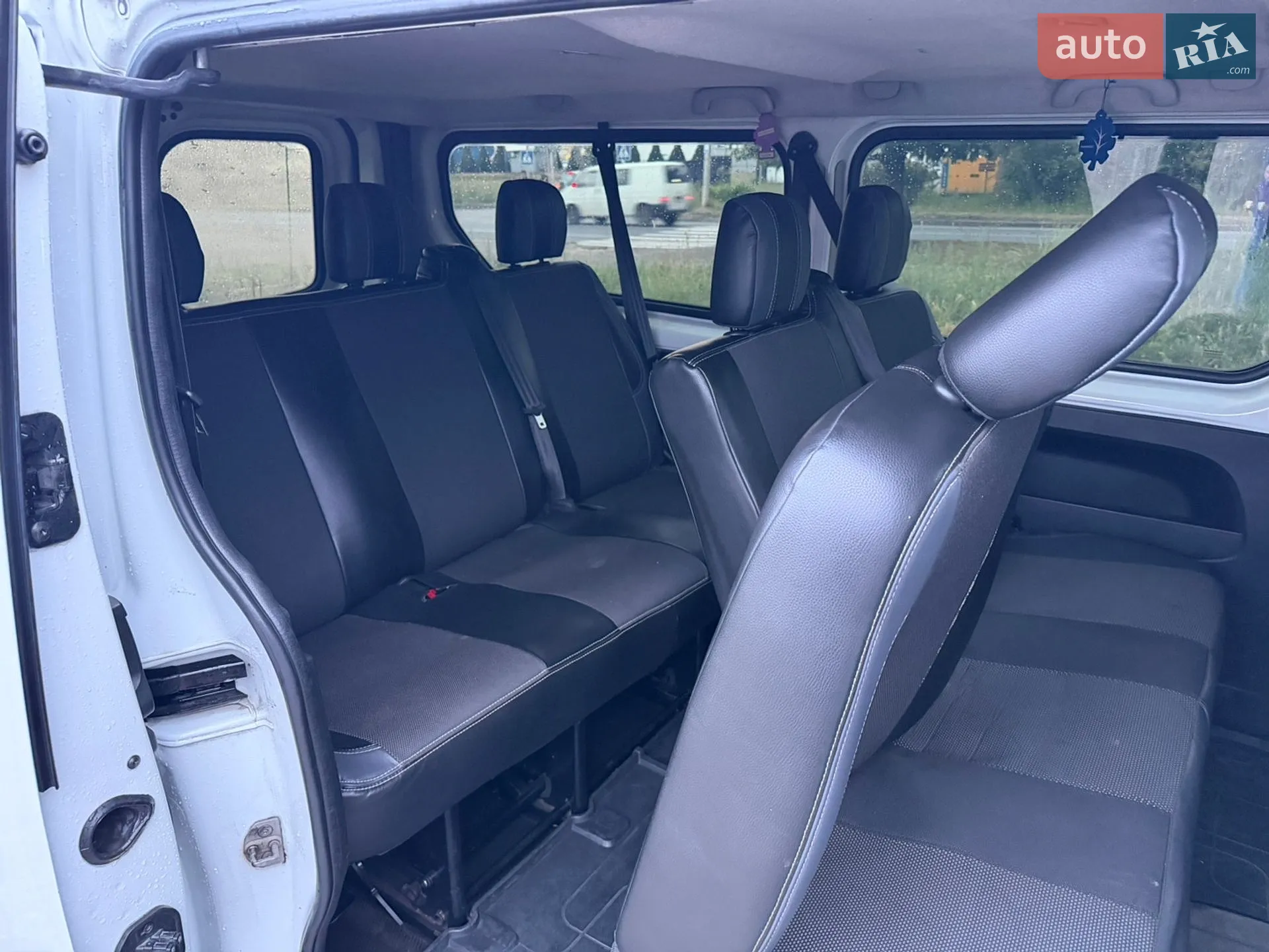 2017 Renault Trafic - мініатюра 2