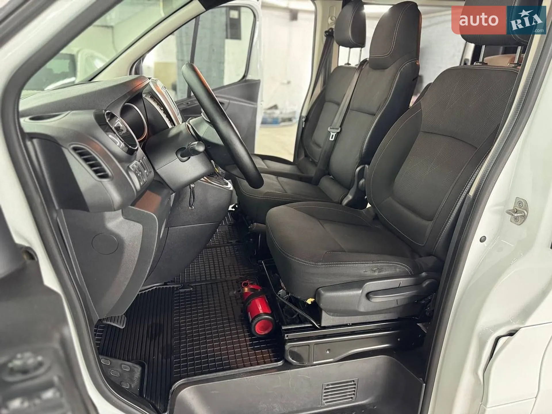 2020 Renault Trafic - мініатюра 12