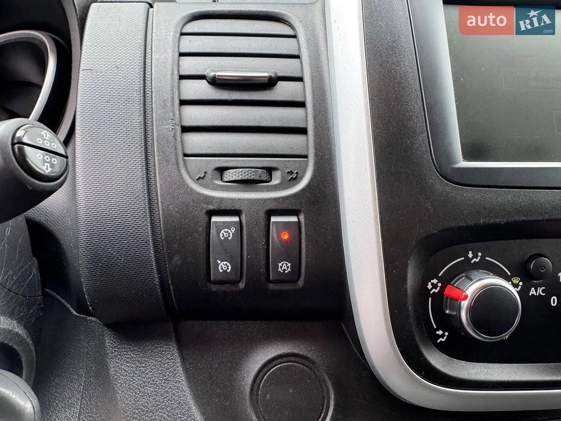 2020 Renault Trafic - мініатюра 41