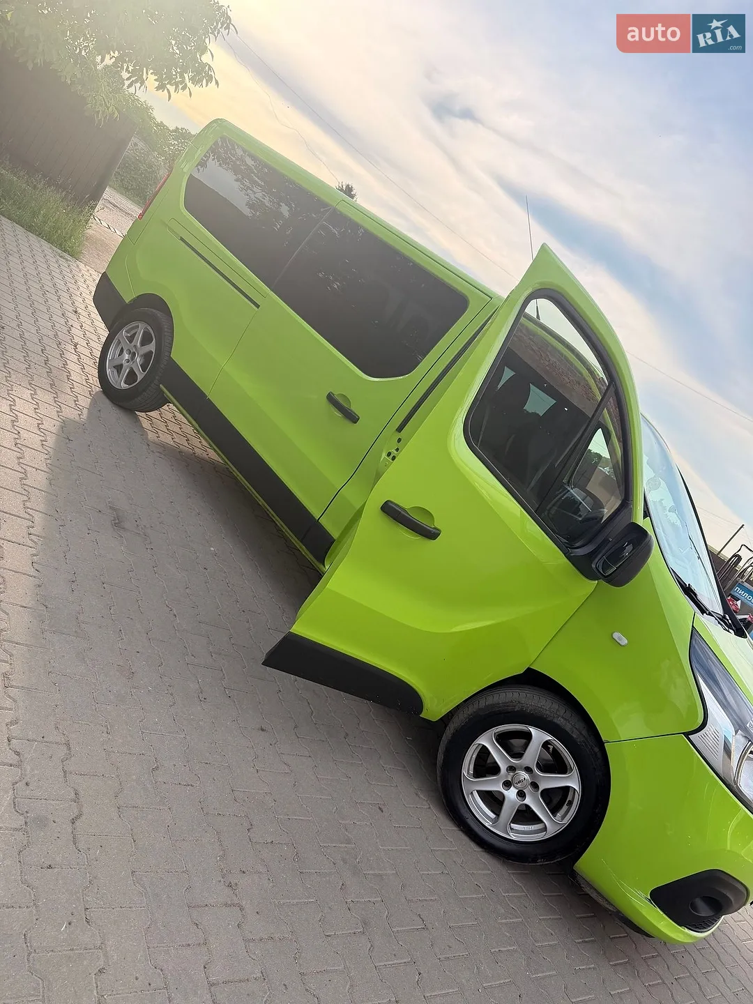 2019 Renault Trafic - мініатюра 2