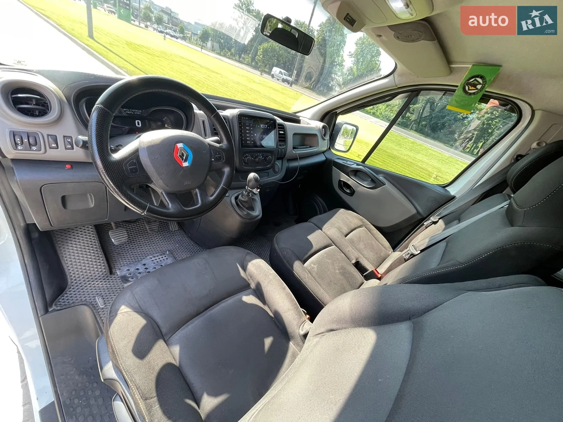 2015 Renault Trafic - мініатюра 11