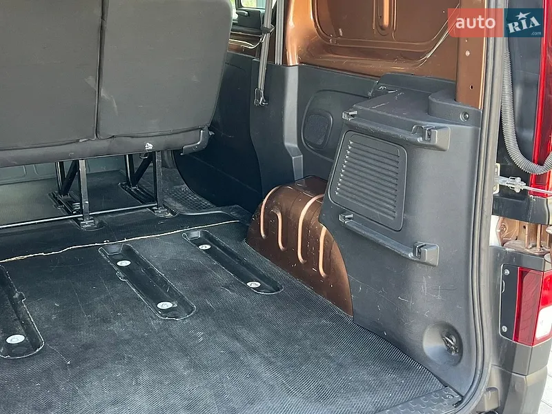 Renault Trafic 2017 VIN VF1JL000357638395 фото оголошення 30 з 67