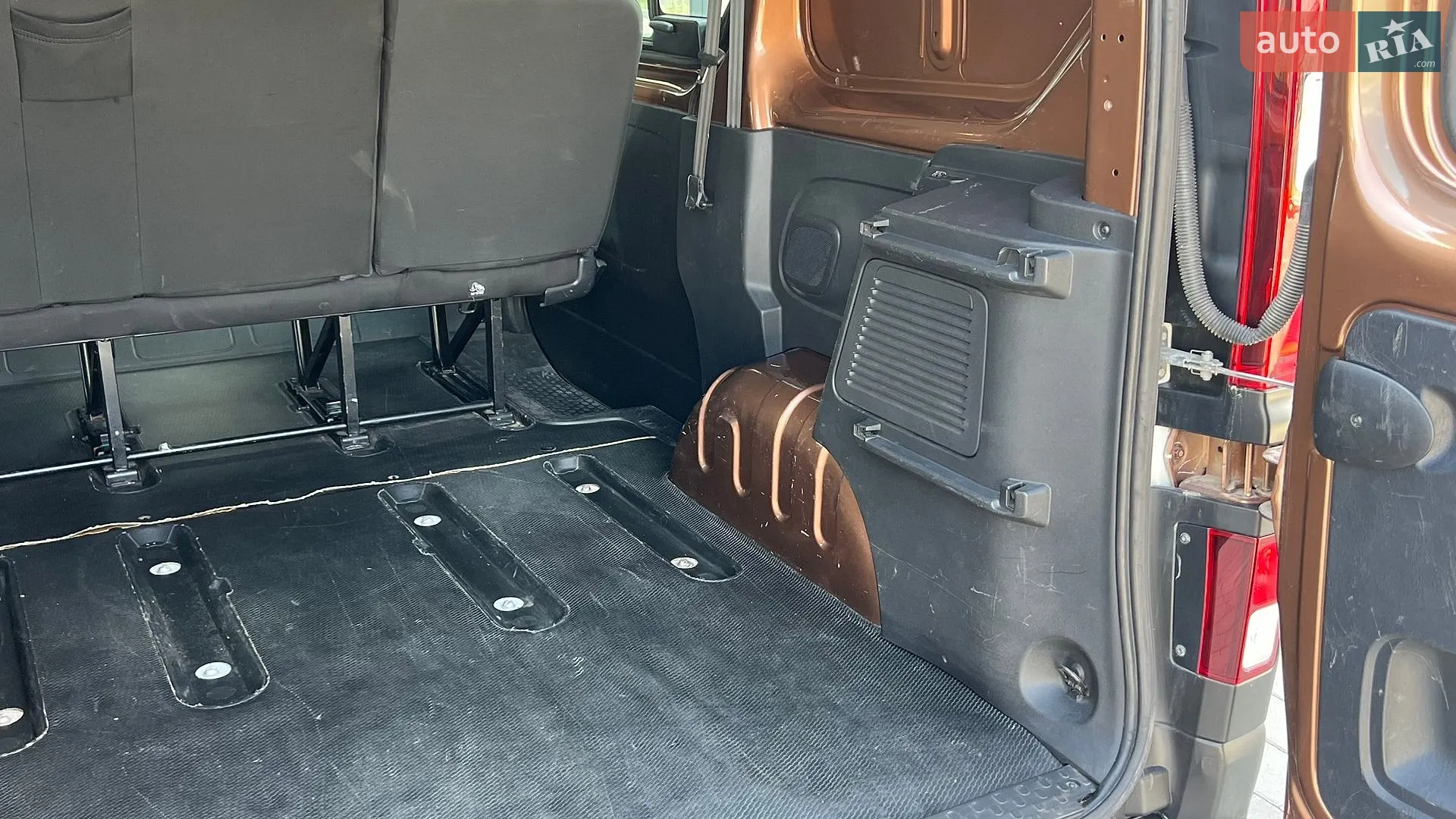 Renault Trafic 2017 VIN VF1JL000357638395 фото оголошення 30 з 35