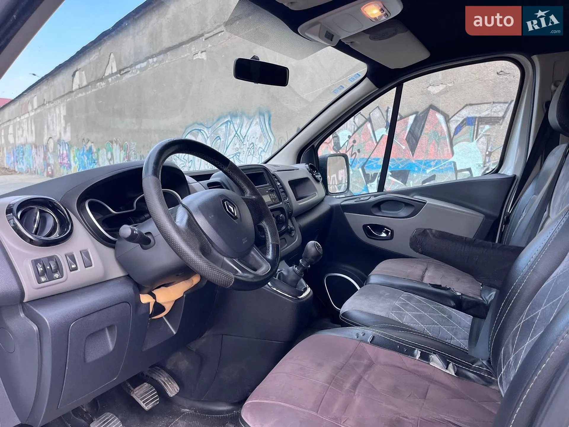 2015 Renault Trafic - мініатюра 11