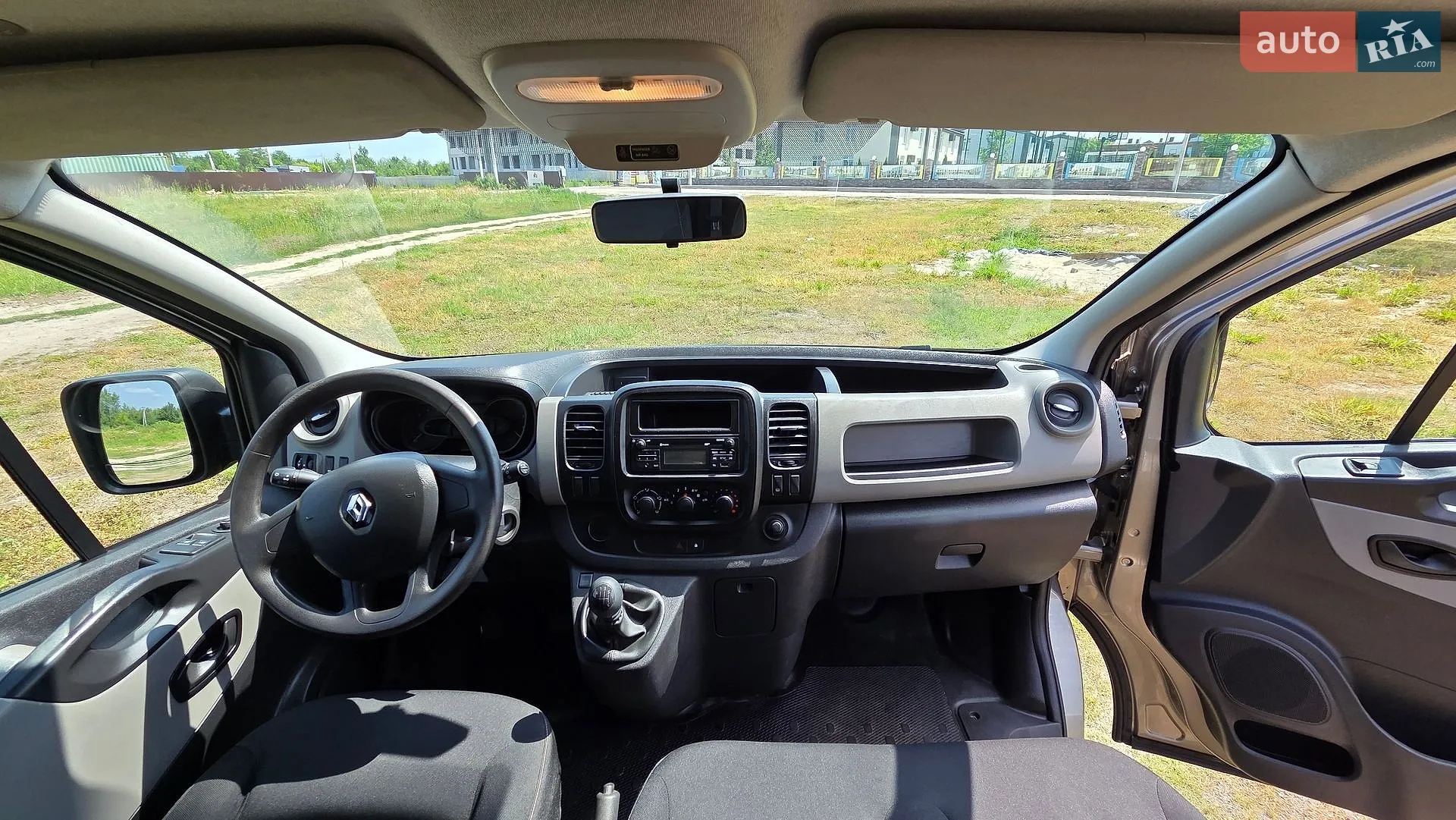 2015 Renault Trafic - мініатюра 23