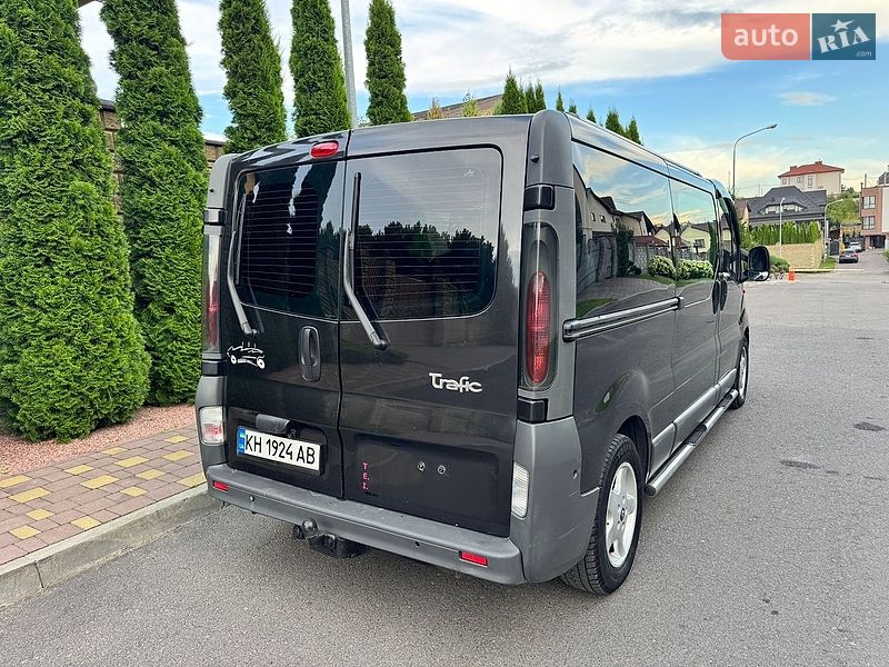 Мінівен Renault Trafic 2004 в Рівному