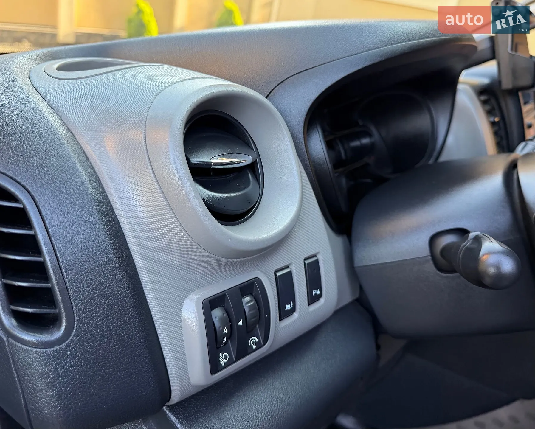 2017 Renault Trafic - мініатюра 65