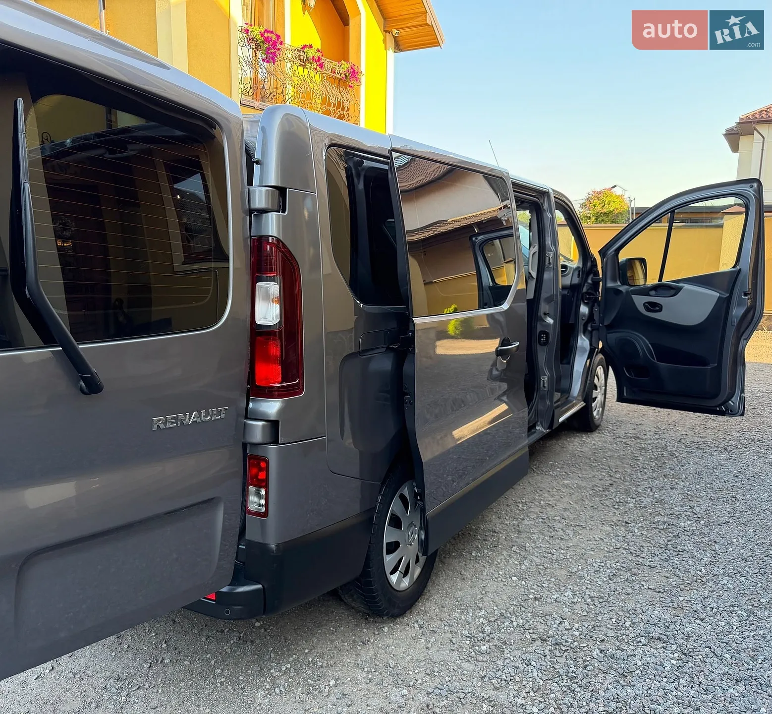2017 Renault Trafic - мініатюра 70