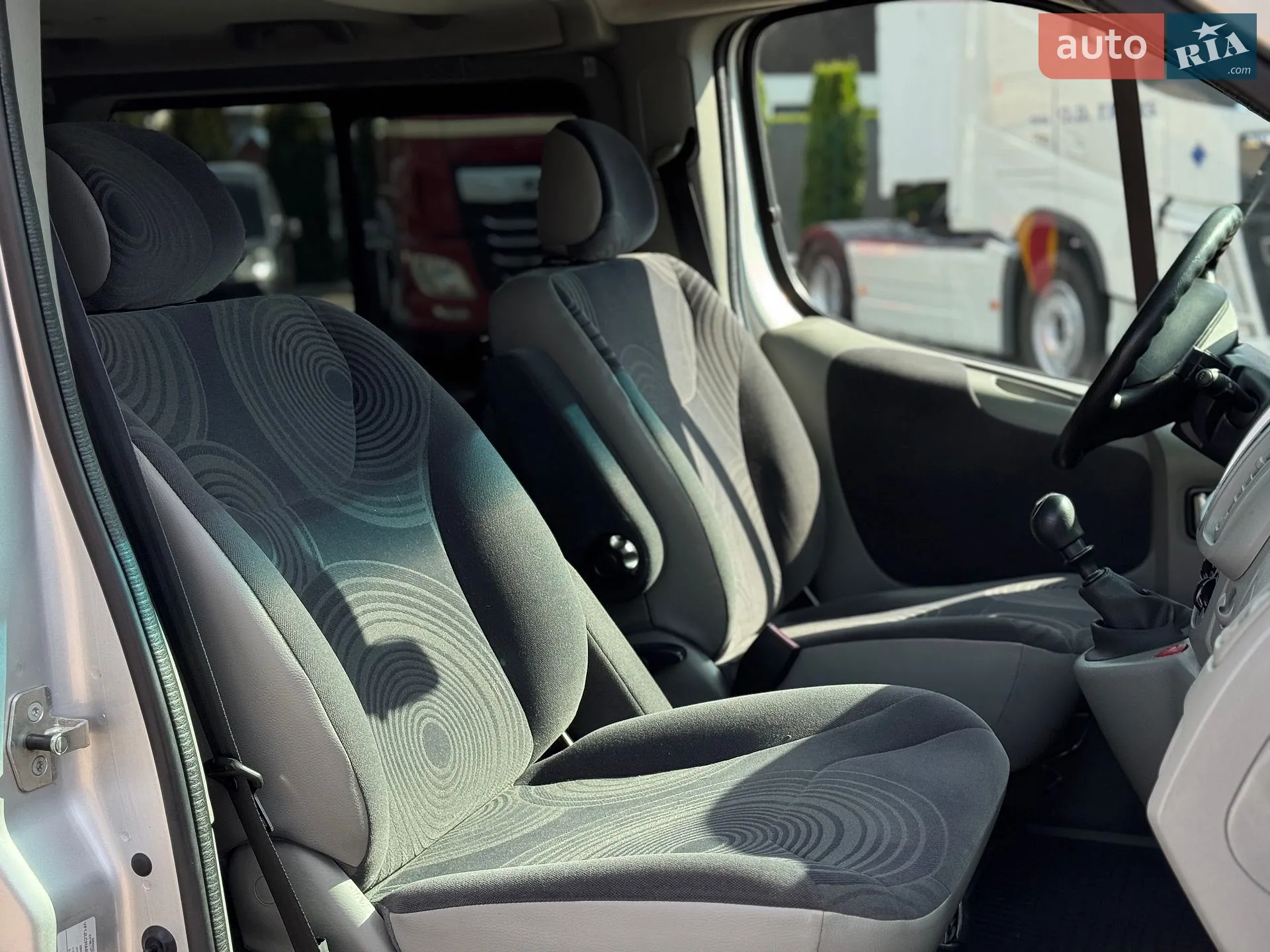 2011 Renault Trafic - мініатюра 11