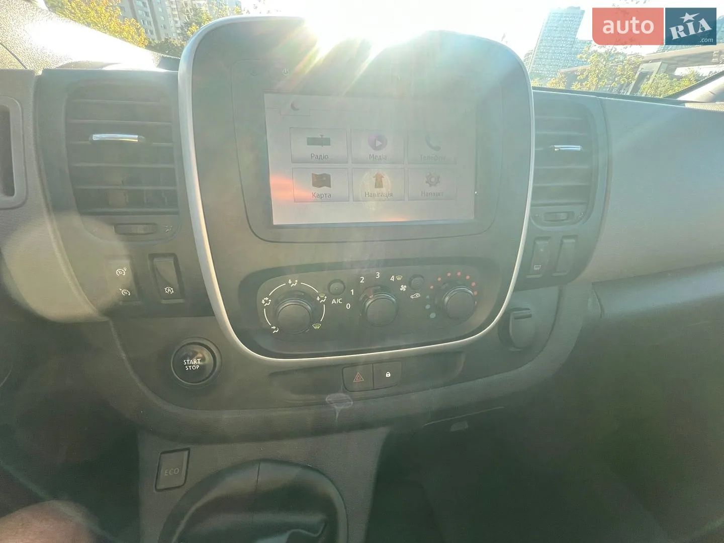 2016 Renault Trafic - мініатюра 2