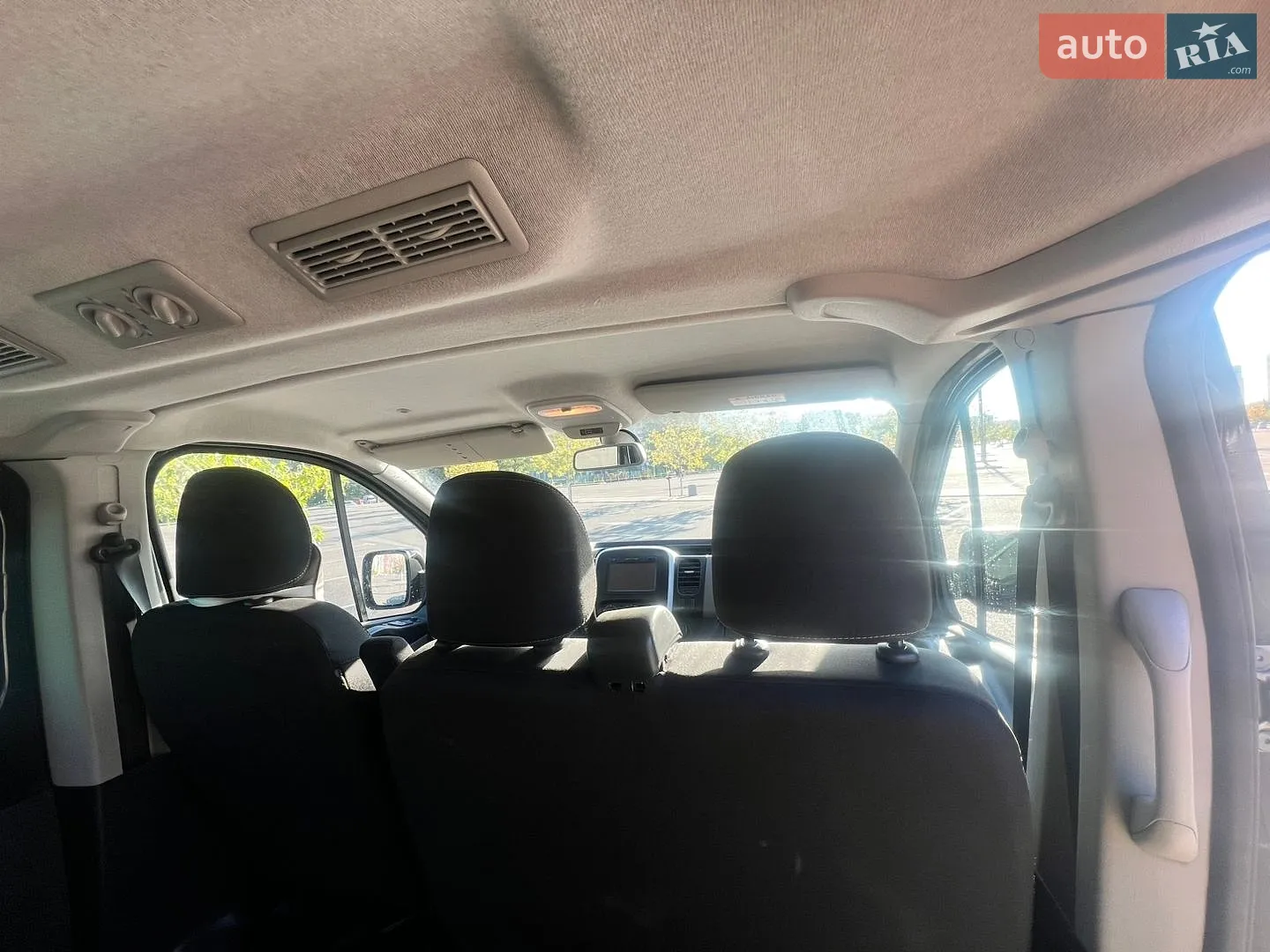 2016 Renault Trafic - мініатюра 3