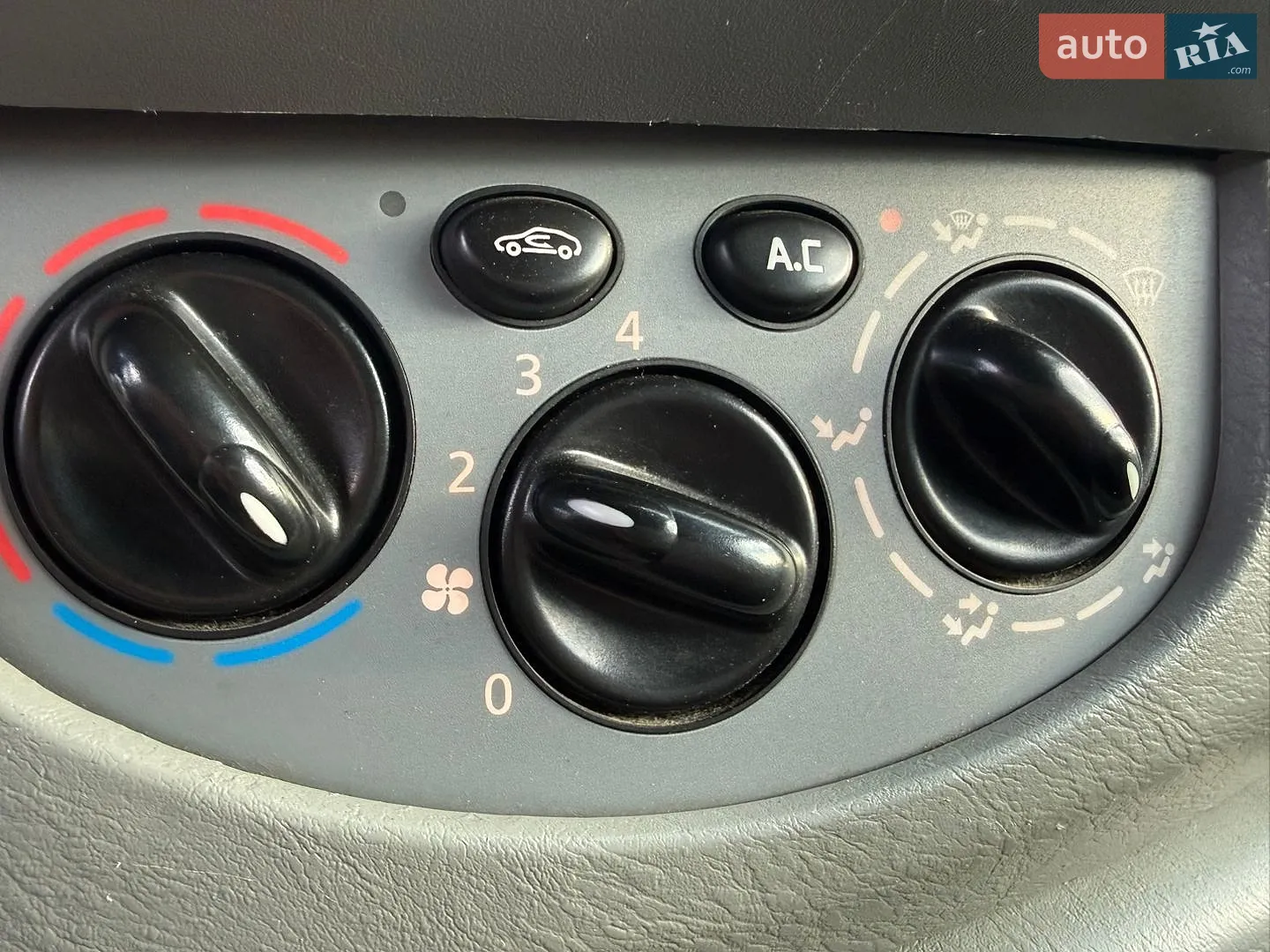 2012 Renault Trafic - мініатюра 49