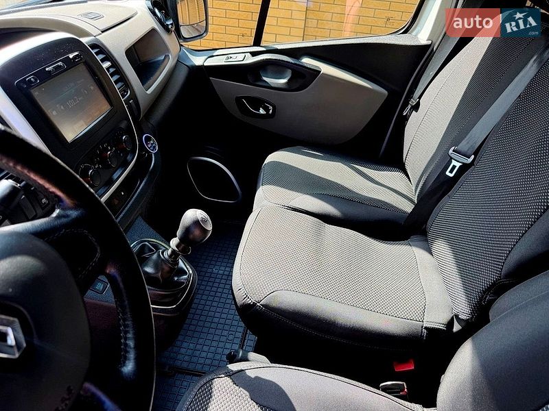Минивэн Renault Trafic 2015 в Хмельницком