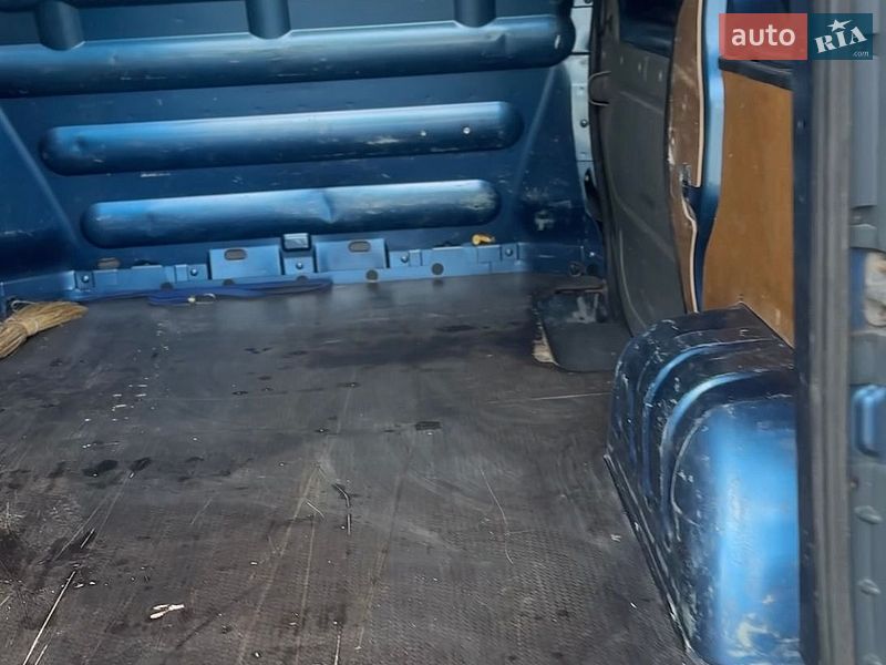 Вантажний фургон Renault Trafic 2013 в Ірпені