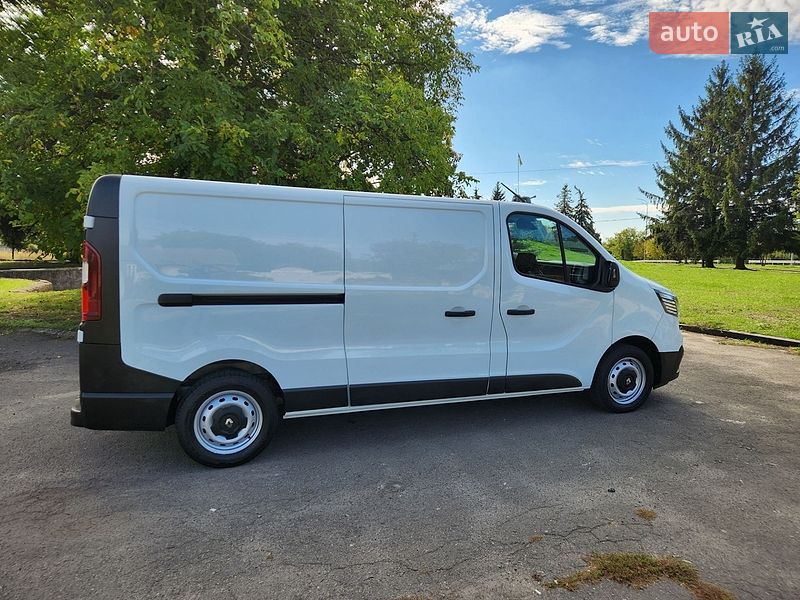 Вантажний фургон Renault Trafic 2022 в Дубні