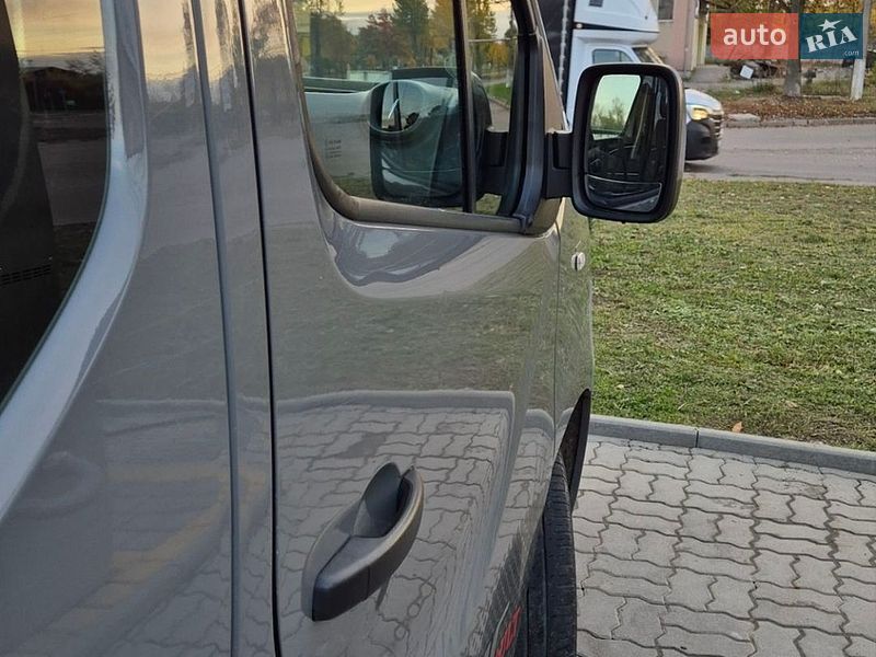 Минивэн Renault Trafic 2016 в Калуше фото 15 Минивэн Renault Trafic 2016 в Калуше