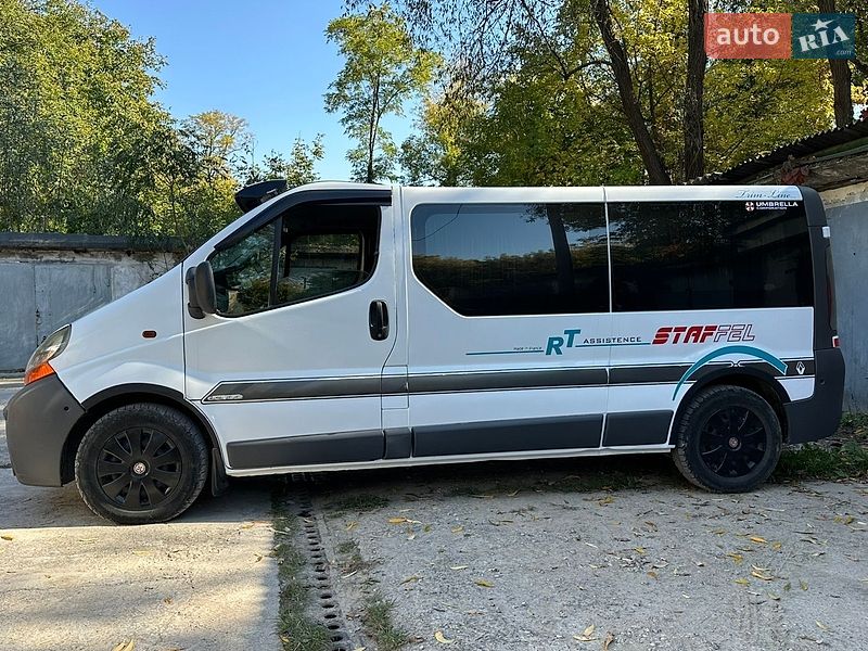 Минивэн Renault Trafic 2004 в Каменец-Подольском
