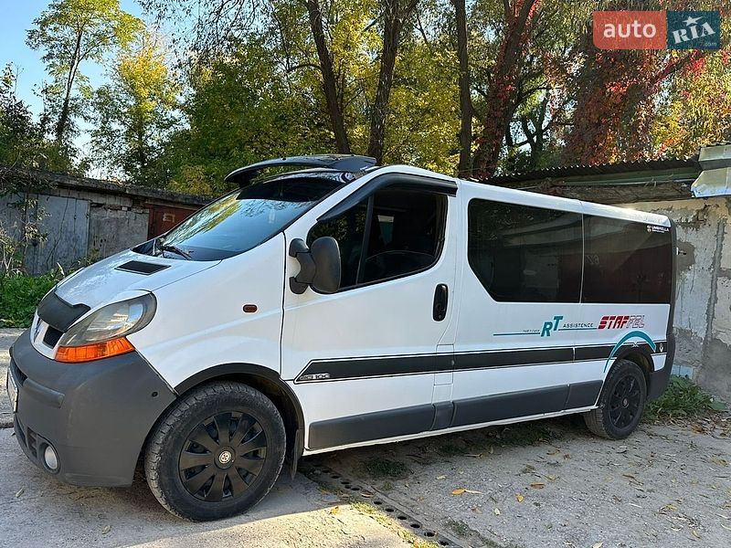 Минивэн Renault Trafic 2004 в Каменец-Подольском