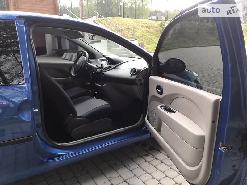 Хэтчбек Renault Twingo 2009 в Старом Самборе