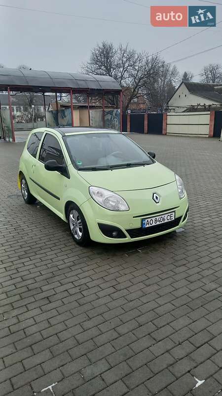 Хэтчбек Renault Twingo 2008 в Хусте