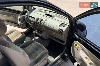 Хэтчбек Renault Twingo 1998 в 