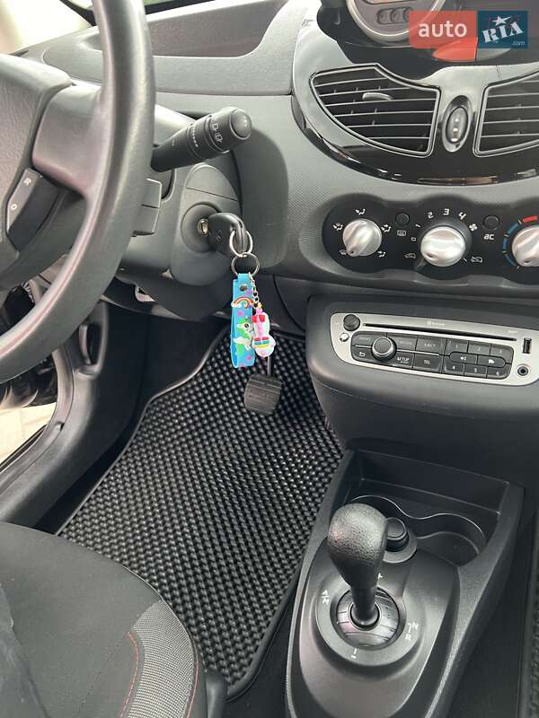 Хэтчбек Renault Twingo 2012 в Крюковщине
