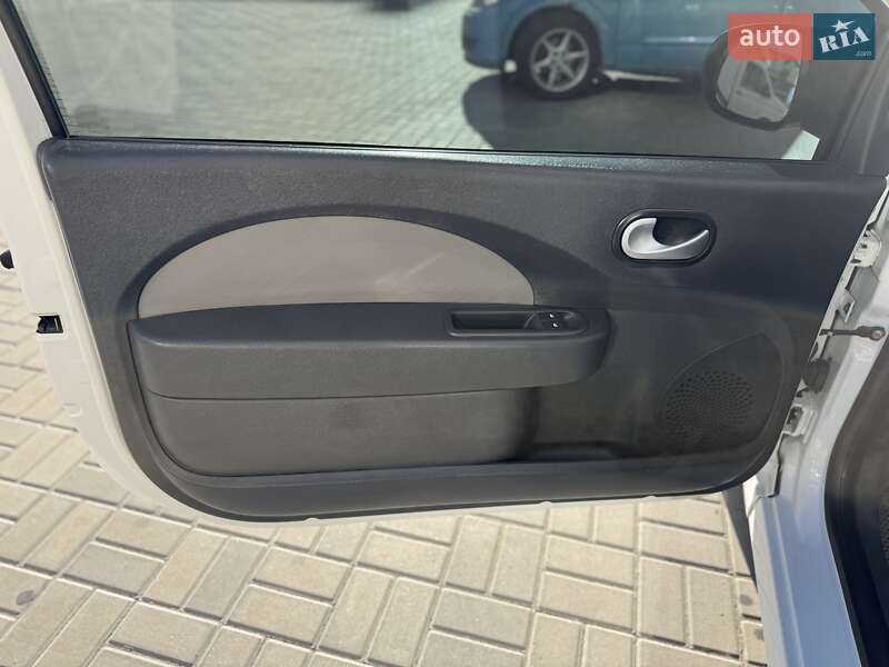 Хетчбек Renault Twingo 2011 в Дніпрі