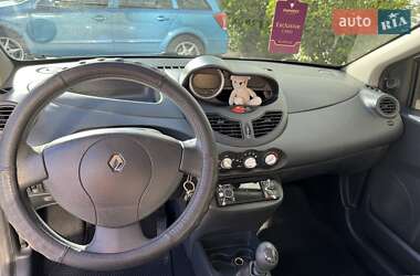 Хэтчбек Renault Twingo 2011 в 