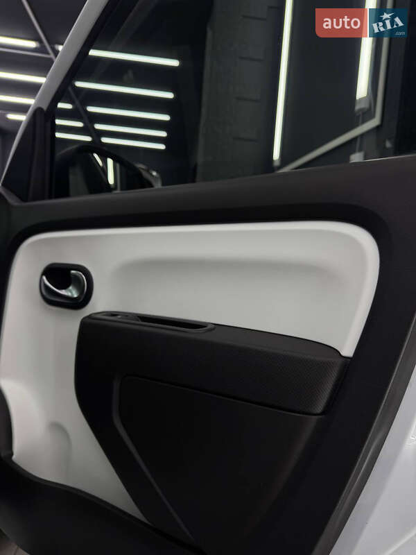 Хэтчбек Renault Twingo 2022 в Коломые фото 45 Хэтчбек Renault Twingo 2022 в Коломые