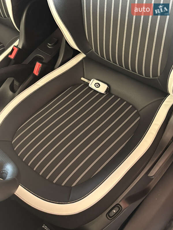 Хэтчбек Renault Twingo 2022 в Тернополе