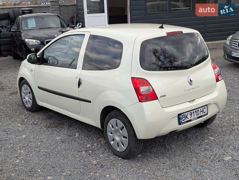 Хэтчбек Renault Twingo 2011 в Ровно