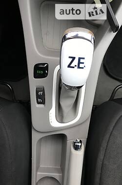 Хэтчбек Renault Zoe 2015 в Днепре