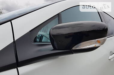 Хетчбек Renault Zoe 2013 в 