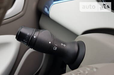Хетчбек Renault Zoe 2013 в 