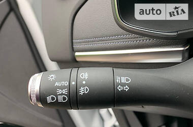 Хэтчбек Renault Zoe 2020 в 