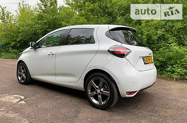 Хэтчбек Renault Zoe 2020 в 