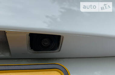 Хэтчбек Renault Zoe 2020 в 