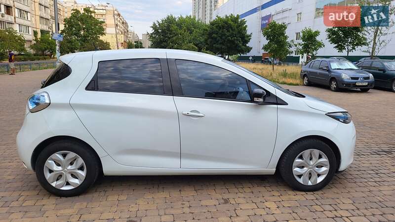 Хэтчбек Renault Zoe 2015 в Киеве