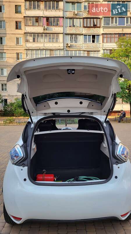 Хэтчбек Renault Zoe 2015 в Киеве