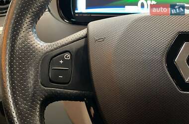 Хэтчбек Renault Zoe 2015 в 