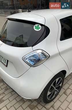 Хэтчбек Renault Zoe 2018 в 
