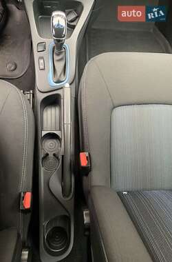 Хэтчбек Renault Zoe 2018 в 
