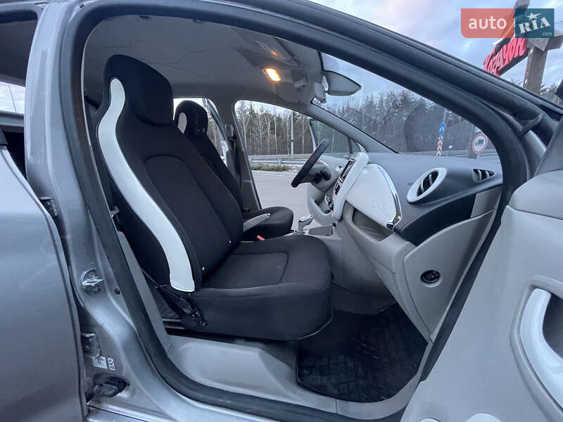 Хэтчбек Renault Zoe 2015 в Киеве фото 26 Хэтчбек Renault Zoe 2015 в Киеве