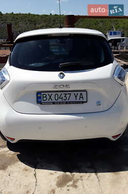 Хэтчбек Renault Zoe 2015 в 