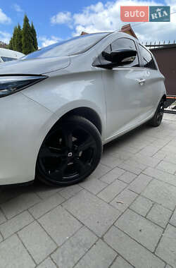 Хэтчбек Renault Zoe 2013 в 