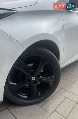 Хэтчбек Renault Zoe 2013 в 