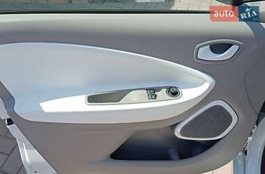 Хетчбек Renault Zoe 2017 в 
