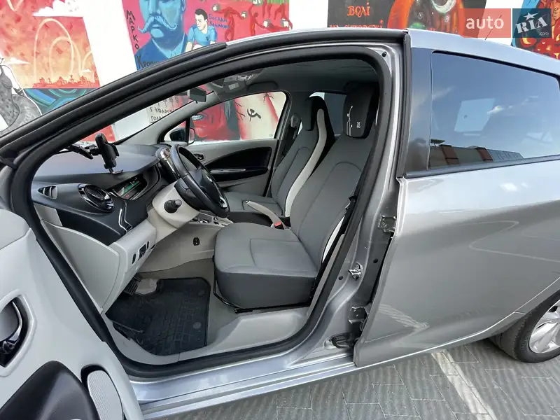 Renault Zoe 2015 VIN VF1AGVYA052494195 фото оголошення 82 з 119