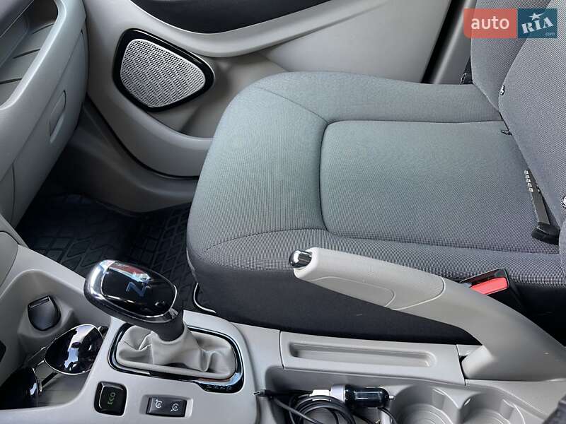 Хетчбек Renault Zoe 2015 в Львові